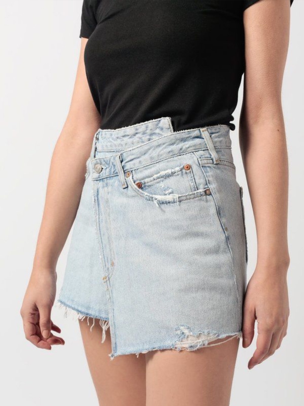 AGOLDE Criss Cross Asymmetrical Denim Mini Skirt Light Wash Distressed Size 28 - Picture 3 of 11